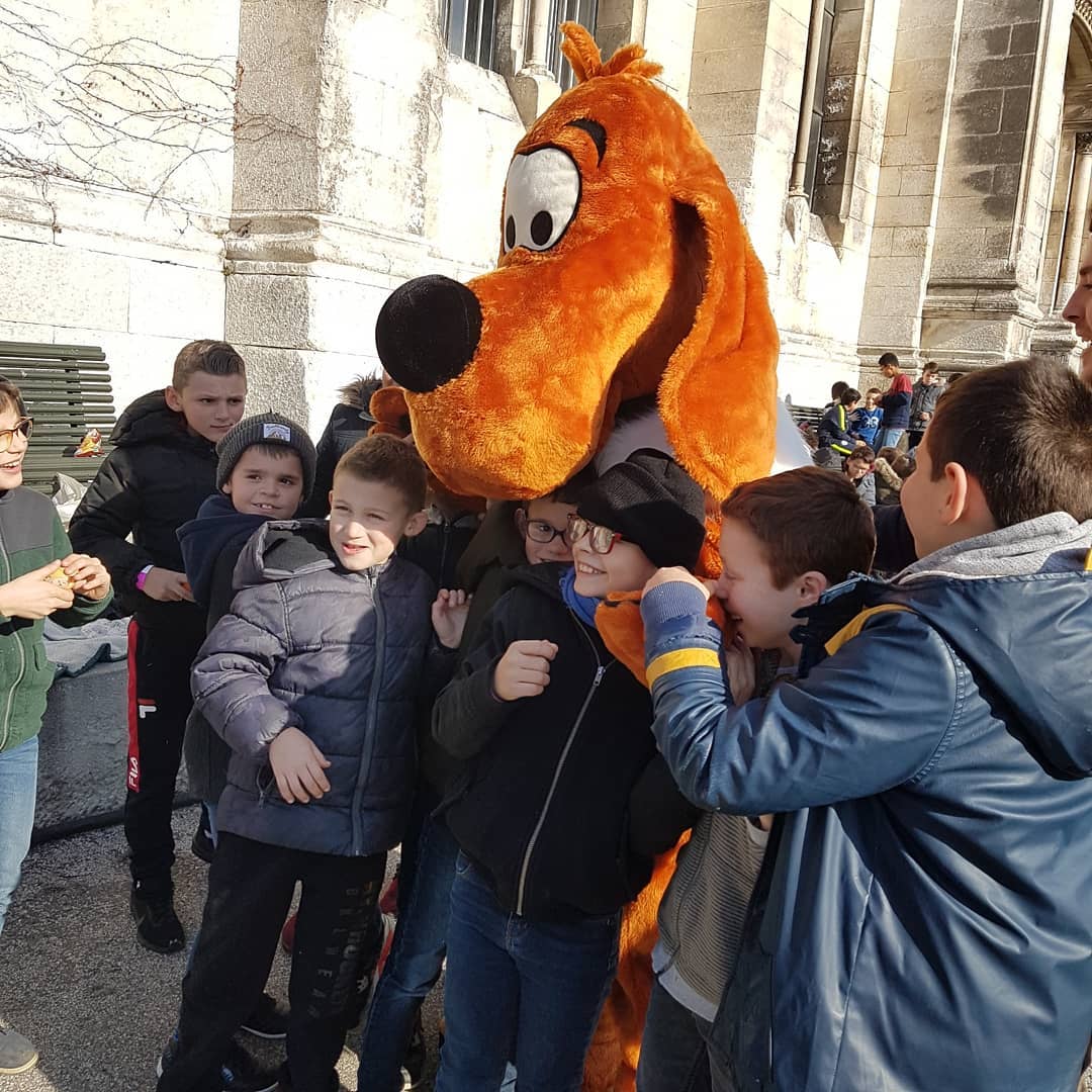 Dites Boule et Biiiiill ! Joyeux anniversaire Boule & Bill !<br />
                  #bouleetbill60ans #bouleetbill #angouJ1 #fibd #FIBD2019 #angouleme #festival #festivalbd #billlevrai #rencontreausommet #miniBilletgrandBill