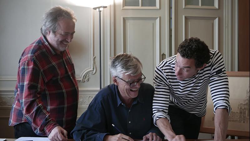 Les auteurs du Dernier Pharaon en plein travail