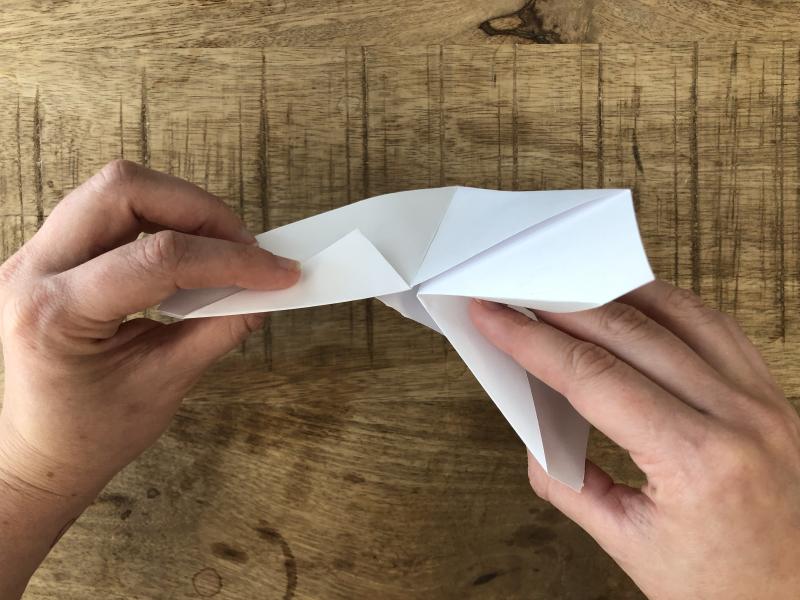 Tuto - Fabriquer un marque page papillon pour lire le jardin secret