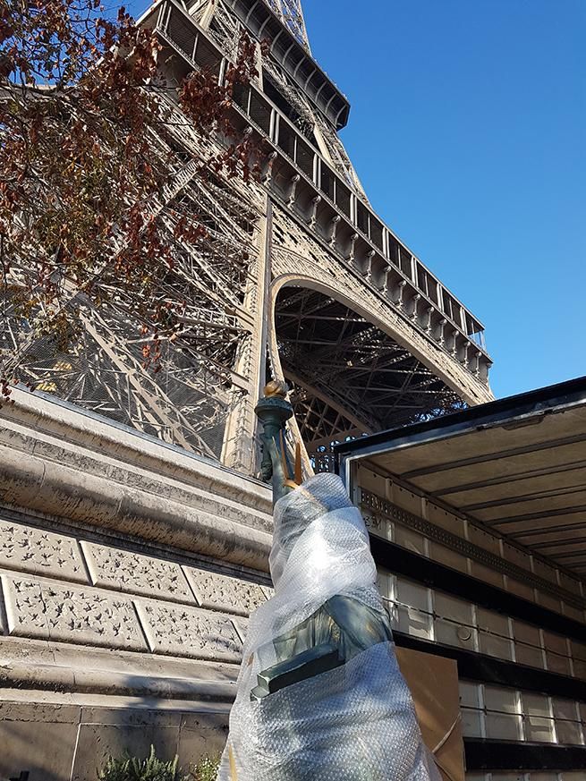 Arrivée de la Statue de la Liberté à... la Tour Eiffel !