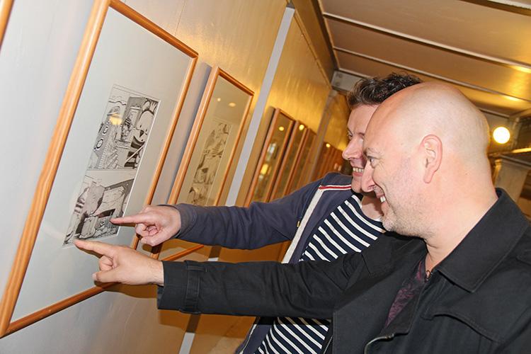 Régis Hautière et Renaud Dillies lors du vernissage © Daniel Fouss / Musée de la BD