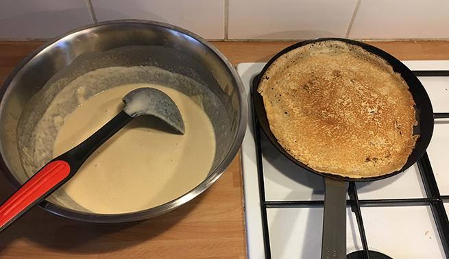 La cuisson des crêpes d'Ana Ana